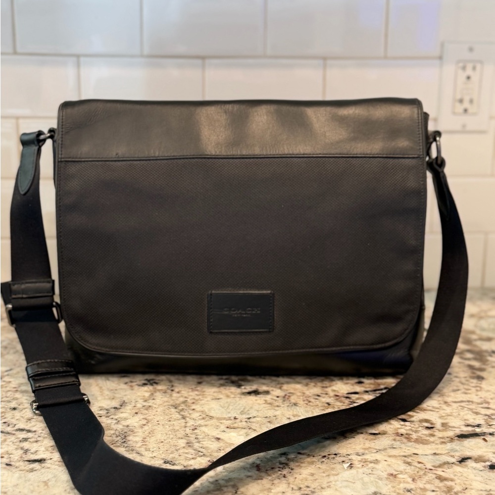 Coach Black Men's Messenger Bag - Picture 7 of 13